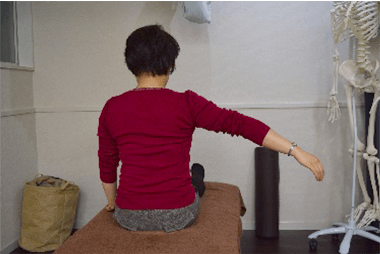 40肩で腕上げられず)。その1