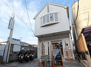 イリス整骨院には市外、県外からの患者様も沢山こられています。